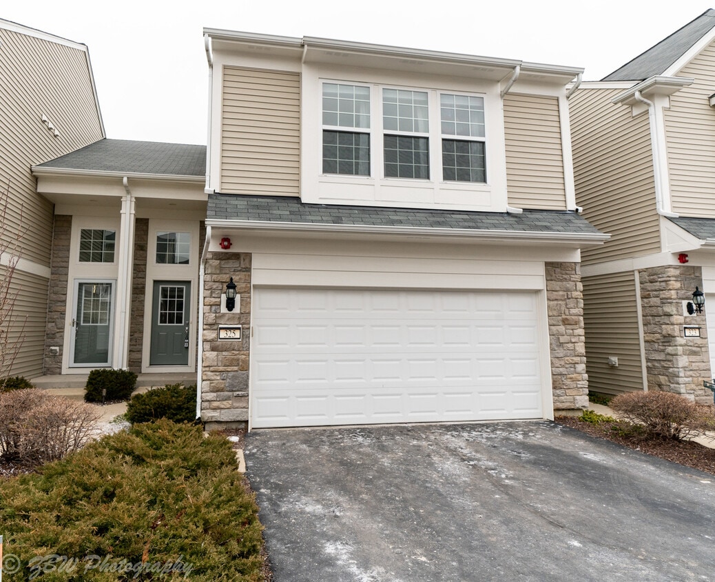 325 Devoe Dr, Oswego, IL 60543 Townhome Rentals in Oswego IL