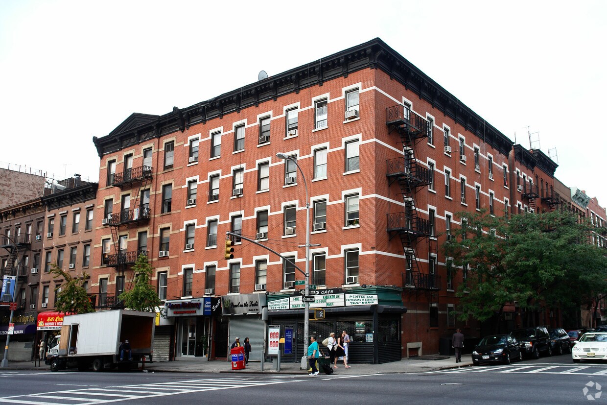 Building Photo - 695-697 9th Ave