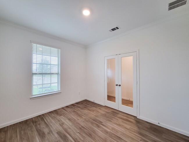 Foto del edificio - Beautiful brand-new construction with exceptional lake view in a new master planned community in ...