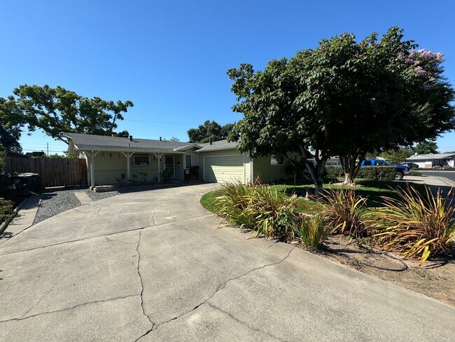Foto del edificio - 3 bedroom | 2 bathroom | Citrus Heights Single Family Home