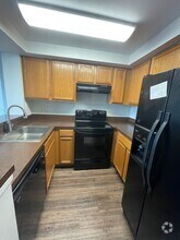 Building Photo - 708 Executive Center Dr