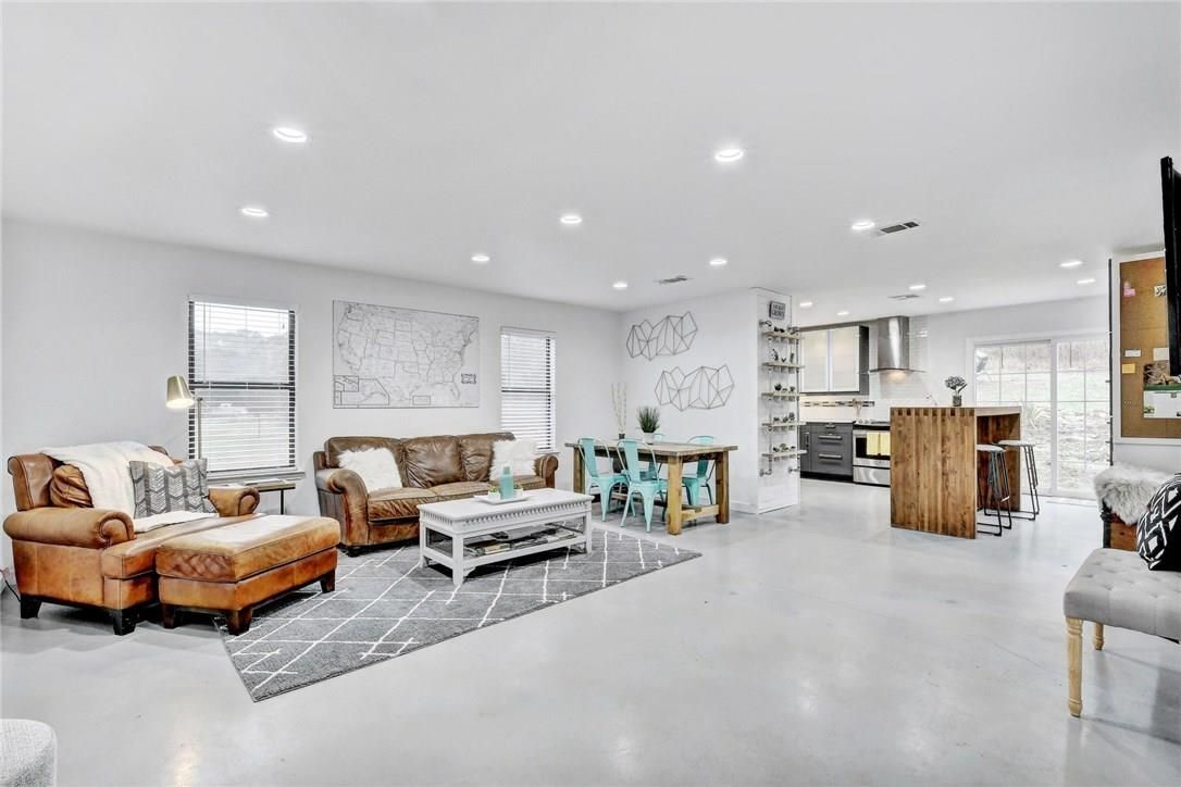 Building Photo - 18410 E Lake Terrace Dr