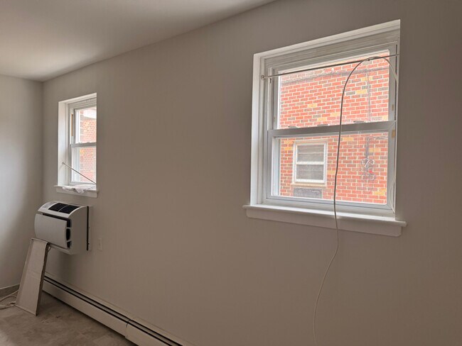 Foto del edificio - 1254 E 70th St