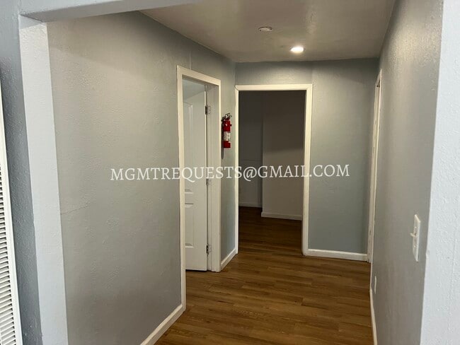 Building Photo - 5890 Challen Avenue, Unit B