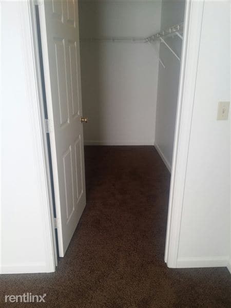 Building Photo - 1465 E State Road 44