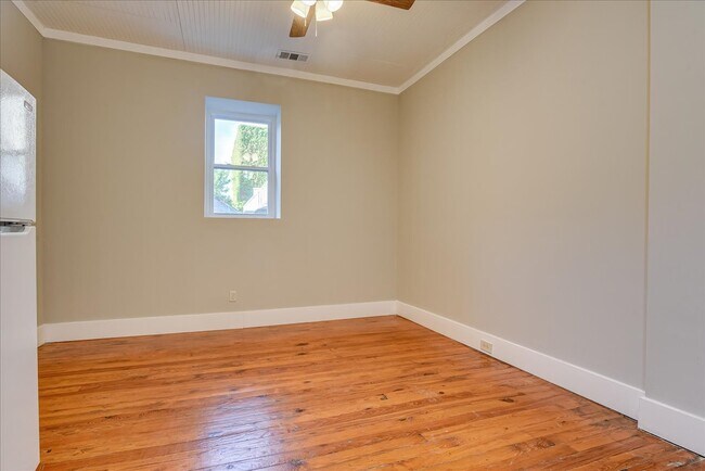 Foto del edificio - 828 Broad St