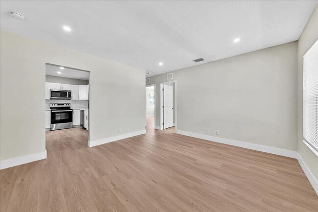 Building Photo - 5324 NW 1st Ave