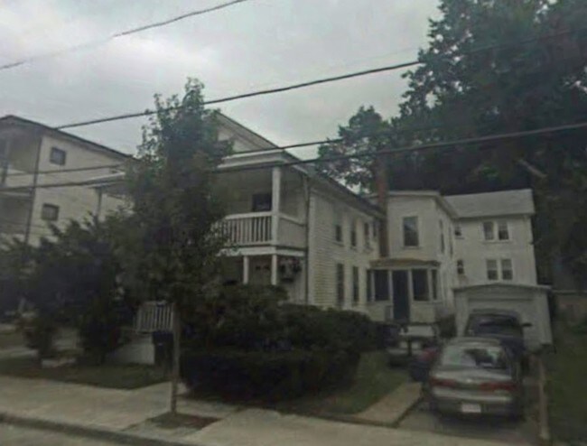 Building Photo - 128 Elm St