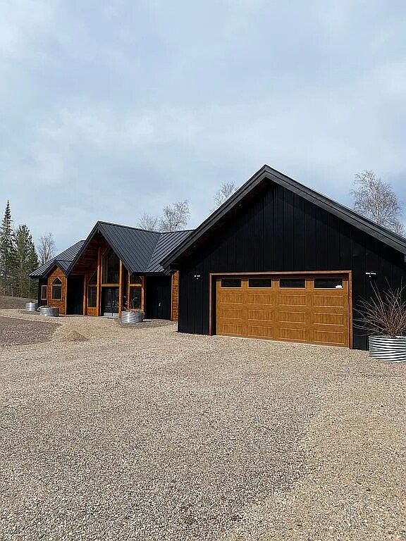 Foto del edificio - 978 Lakeview Dr