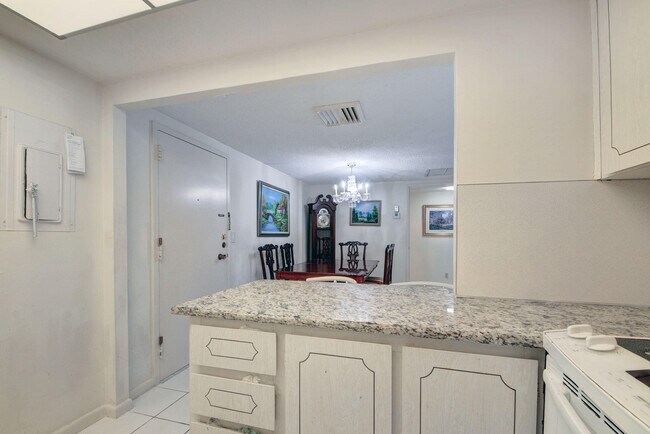 Building Photo - 3230 S Ocean Blvd