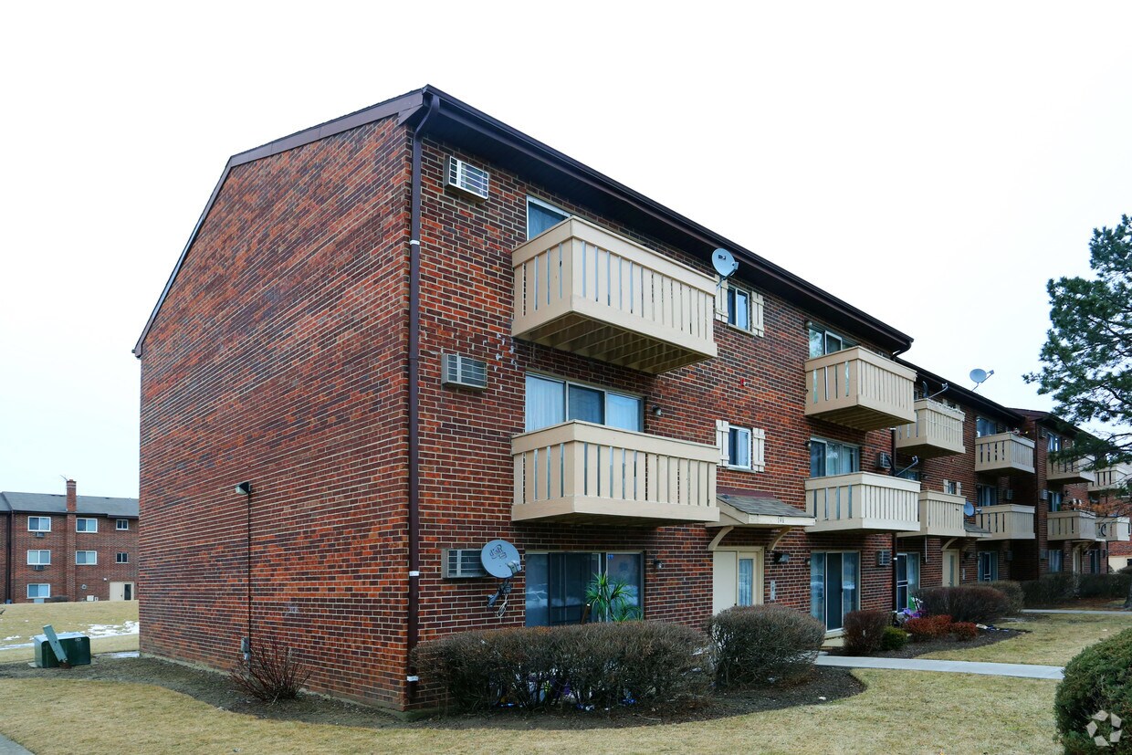 146 Classic Rd, Schaumburg, IL 60193 Apartments in Schaumburg, IL