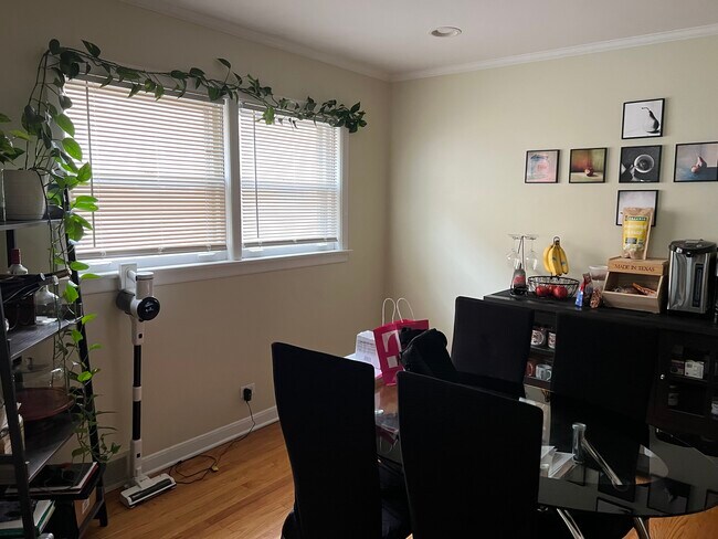 Foto del edificio - 6087 N Sauganash Ave