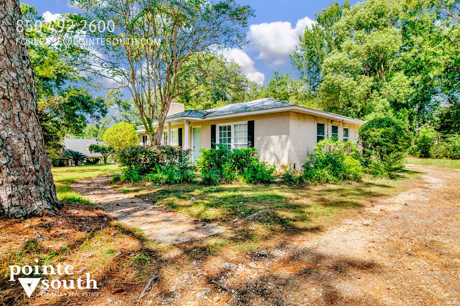 Foto principal - 703 Belrose Ave