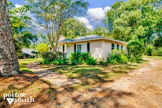 Building Photo - 703 Belrose Ave