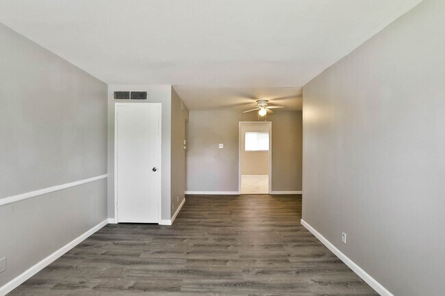 Building Photo - 9425 Olive Blvd