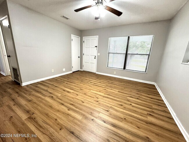 Foto del edificio - 447 Brighton Ave