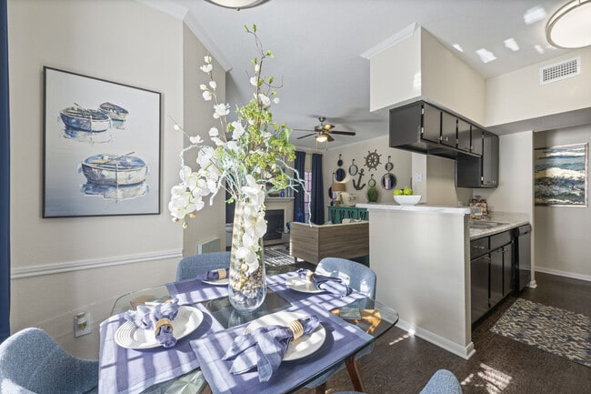 Foto del edificio - The Reston Apartments