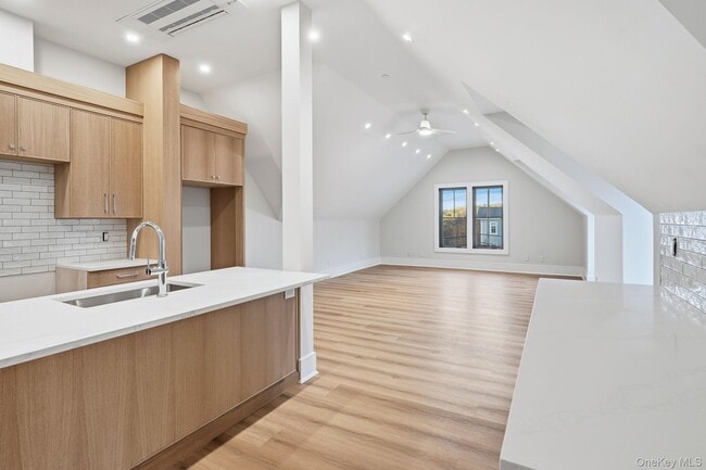 Building Photo - 34 Clinton Ave