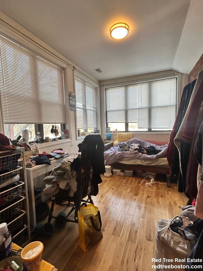 Unit 4 - 195 Winthrop Rd