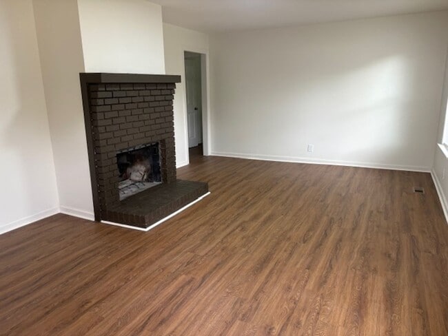 Building Photo - 2104 Split Rail Rd