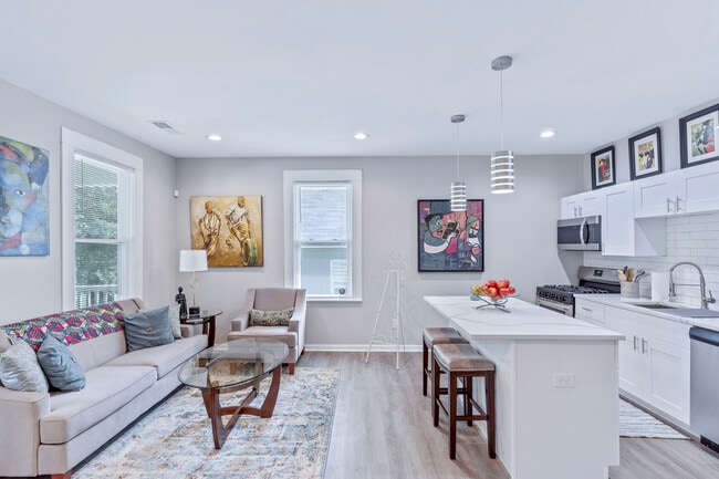 Building Photo - 1026 Astor Ave SW