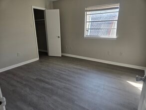 Building Photo - 3708 Stefano St