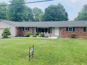 Building Photo - 951 Pawnee Rd