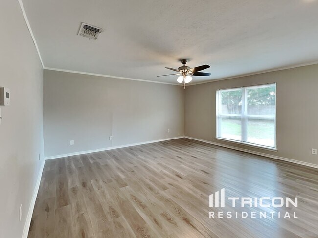 Foto del edificio - 828 W Embercrest Dr