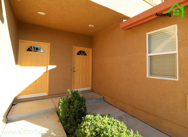 Building Photo - 2991 Sinaloa Trl