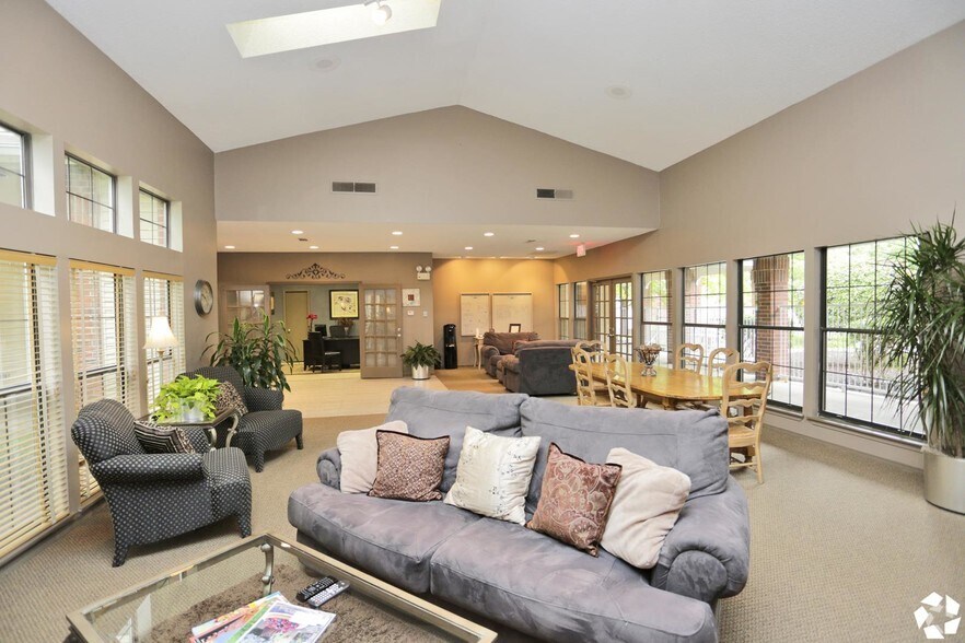 SilverWood Apartments Rentals Mission, KS