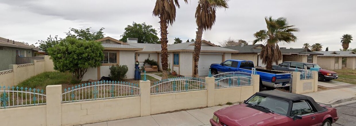 Foto principal - 4955 S Durango Dr