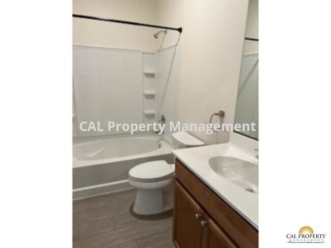 Foto del edificio - 4 Bedroom and 3 Bathroom house east of Sal...