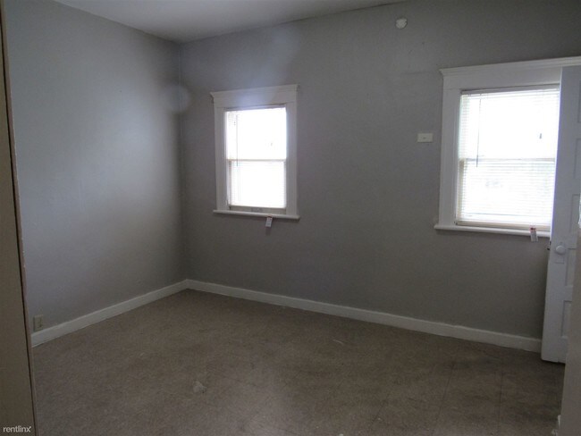 Foto del edificio - 222 W Franklin St