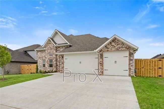 Building Photo - 1804 Charles St