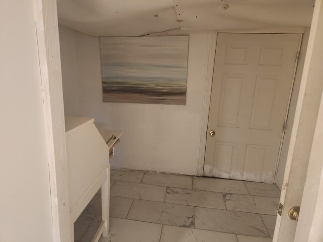 Building Photo - 15 Treno St
