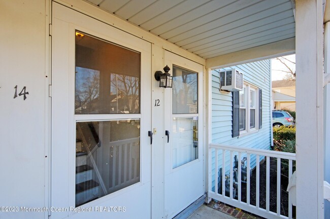 Building Photo - 14 Oldfield Pl