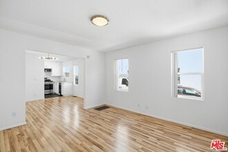 Building Photo - 3611 4th St