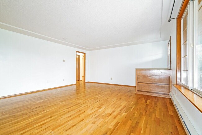 Foto del edificio - 7808 S Ainsworth Ave