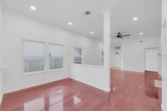 Foto del edificio - 1708 Royal Ascot Dr