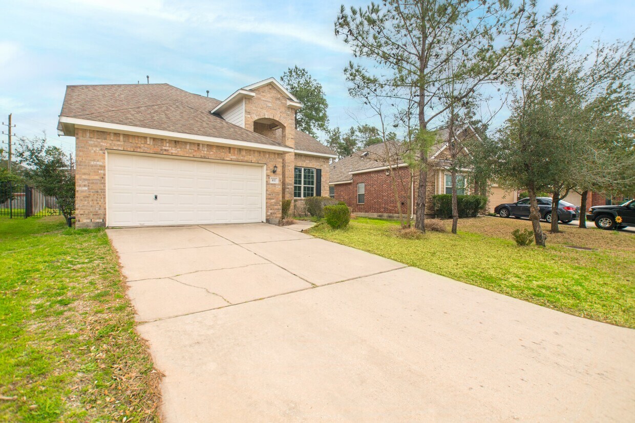 Foto principal - 102 E Lasting Spring Cir