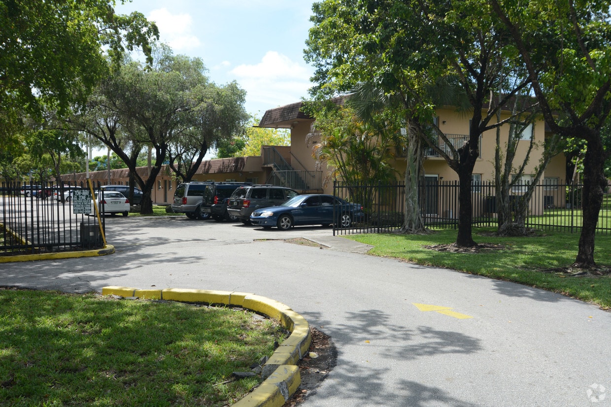 Foto principal - Caribbean West Apartments