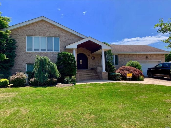 Primary Photo - 4 bedroom in Massapequa NY 11758