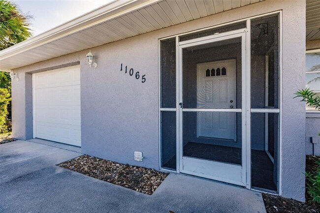 Foto del edificio - 11065 Waterford Ave