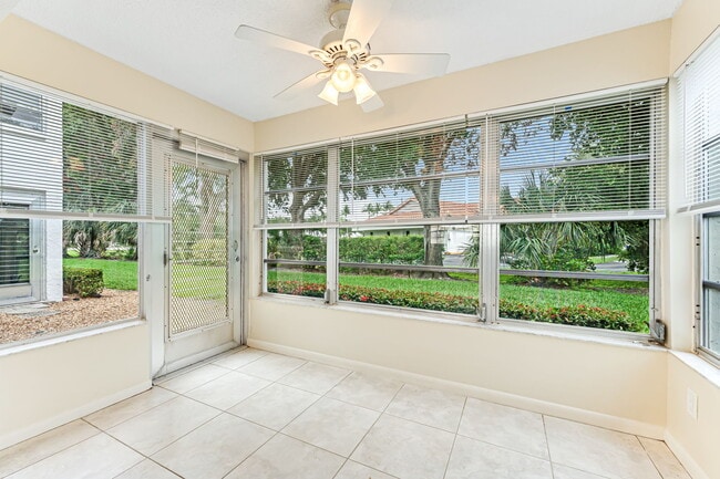 Building Photo - 1518 Edgewater Cir