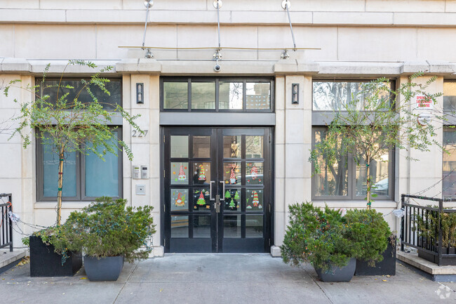 Building Photo - 227 E 111th St
