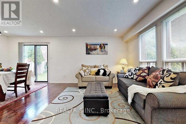 Building Photo - 68 Gretman Crescent