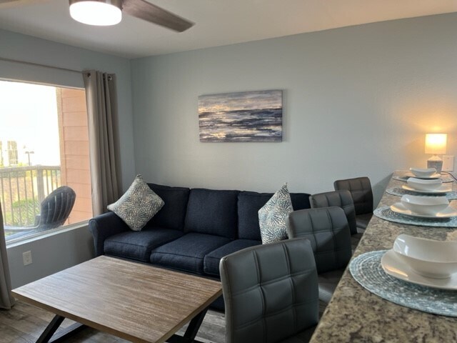 Building Photo - 9520 Seawall Blvd