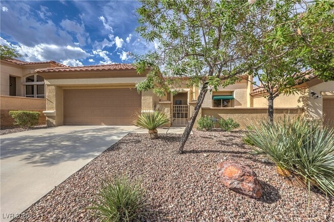 Building Photo - 10634 Sky Meadows Ave