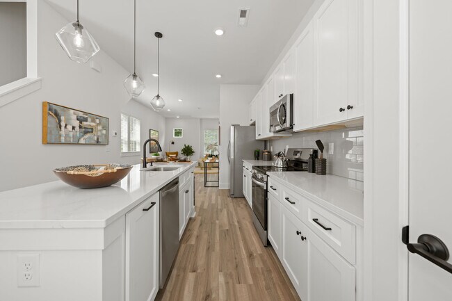Apartamentos Cascadia en Highland Creek — foto de la comunidad - Cascadia at Highland Creek