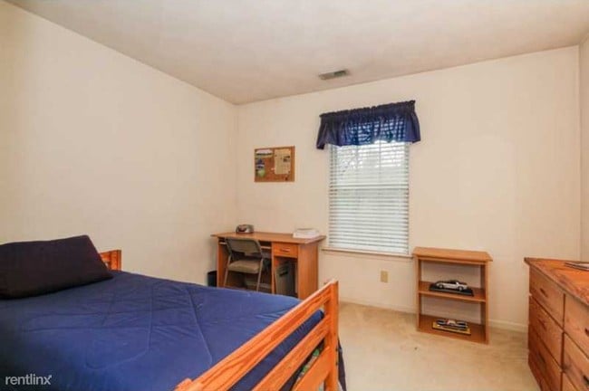 Building Photo - 3012 Trappers Run
